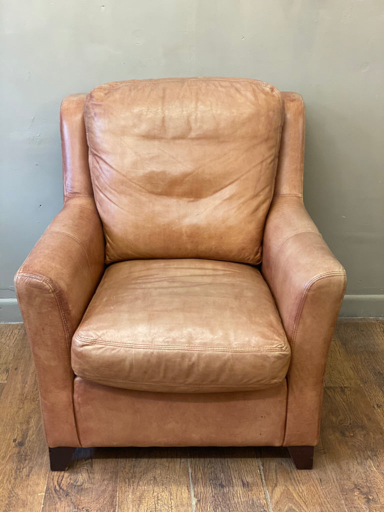 Light tan best sale leather chair