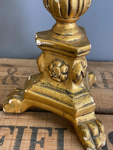 Gold lamp deals finial
